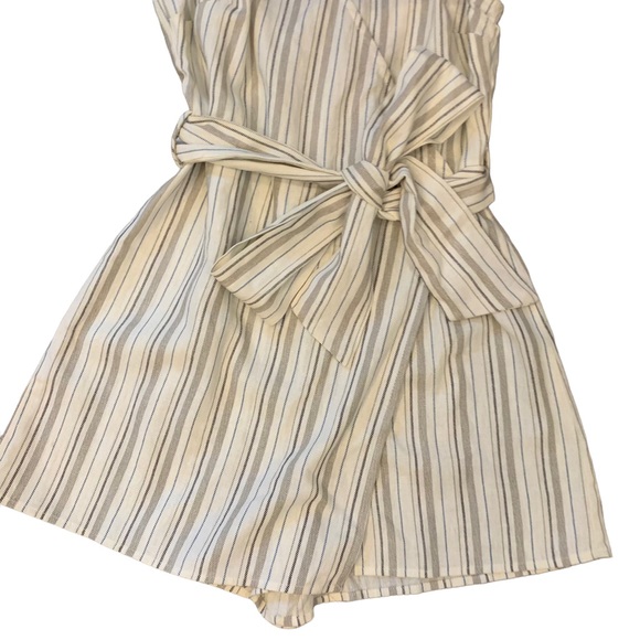 NWT Socialite Stripe Tie Waist Linen Romper SMALL lq171 - Picture 3 of 8